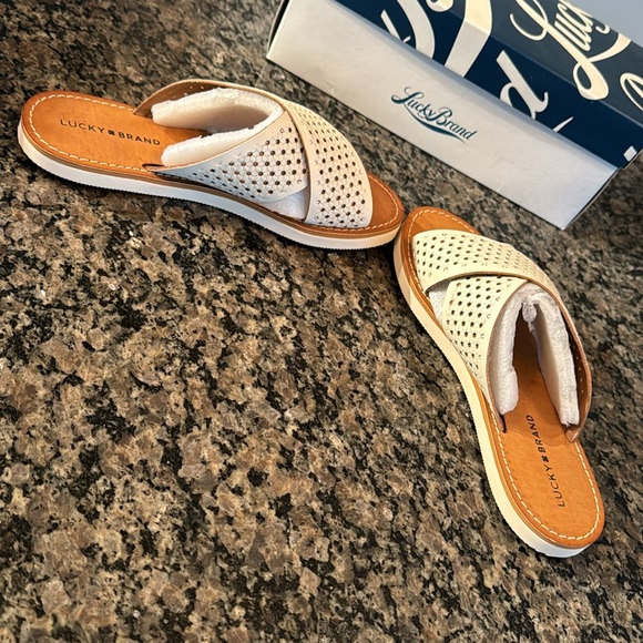 Lucky Brand Dadeen nigiri woven embossed slide NIB 9.5 - Picture 5 of 8